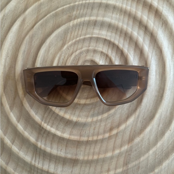 DEZI Back Track Sunglasses - Honey Maple / Umber Faded